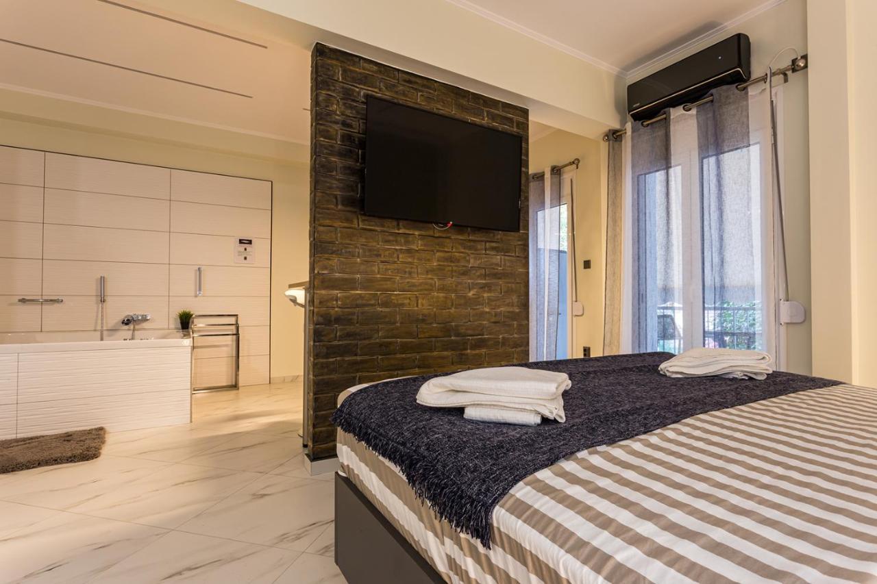 Romantic Deluxe Svite Wise Jacuzzi And Sauna Афины Экстерьер фото