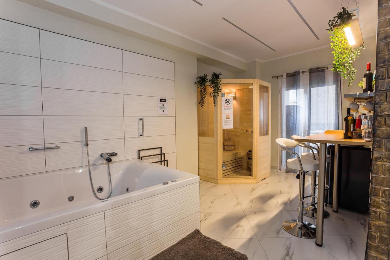 Romantic Deluxe Svite Wise Jacuzzi And Sauna Афины Экстерьер фото