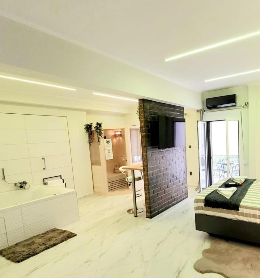 Romantic Deluxe Svite Wise Jacuzzi And Sauna Афины Экстерьер фото